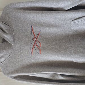 REEBOK BRAND SIGNATURE MEN'S GRAY PULLOVER FLEECE HOODIE SIZE MEDIUM